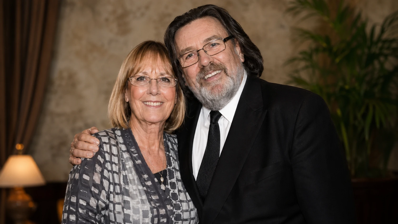 Marriage to Ricky Tomlinson - rita cumiskey