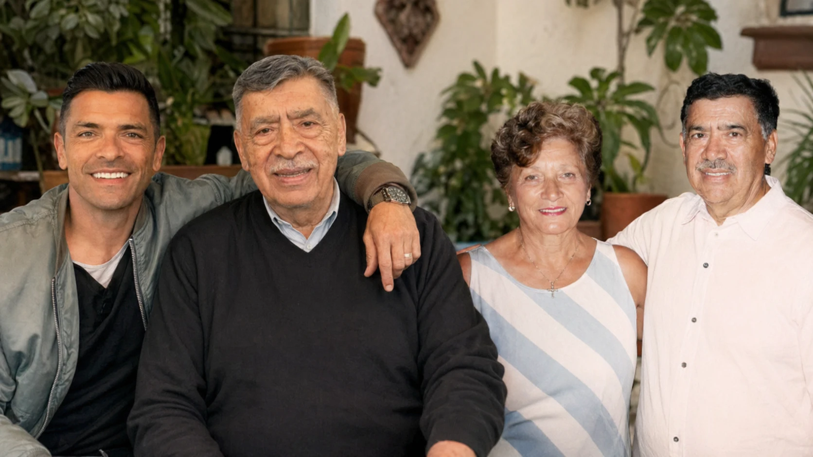 Early Life and Mexican Roots - saul consuelos