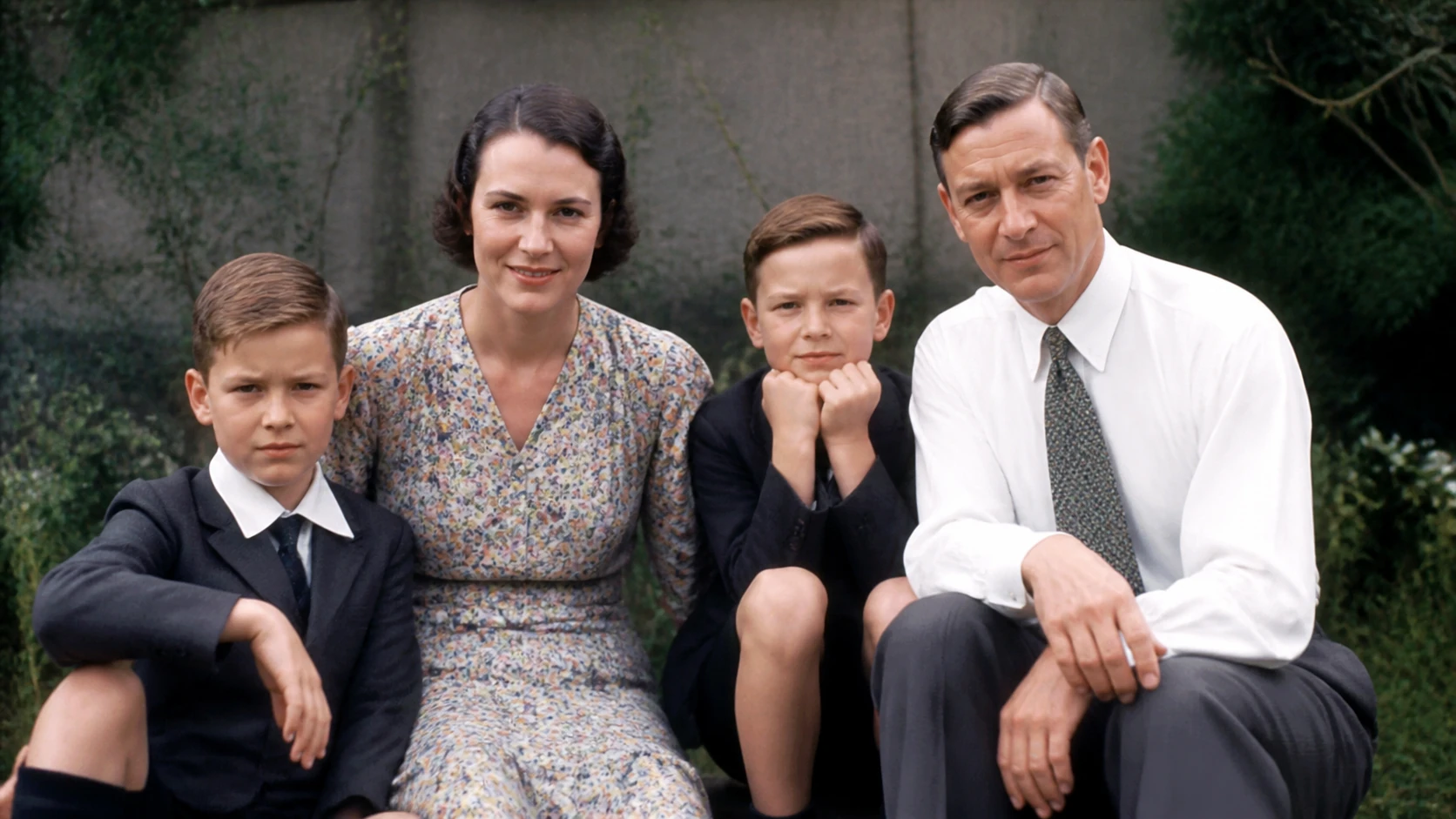 Early Life and Family - david hefner