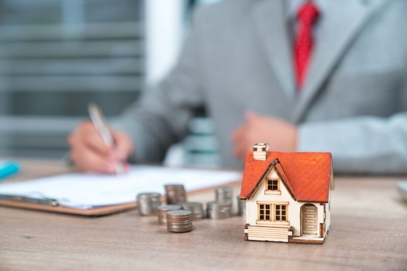 Why Use a Surrey Buying Agent When Searching for a Home?