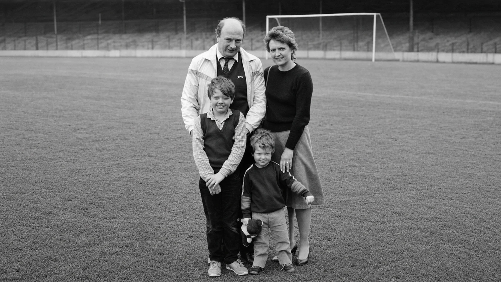 Family background - alan carr brother gary