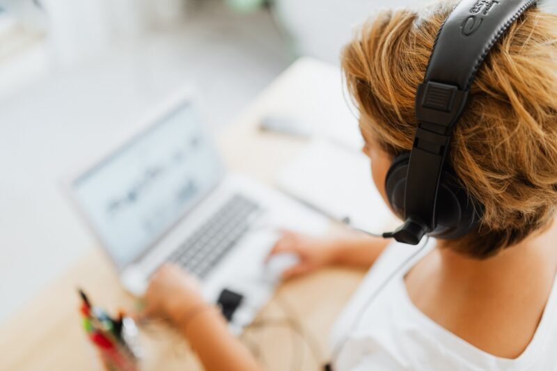 How Audio Transcription Turns Conversations Into Working Documents