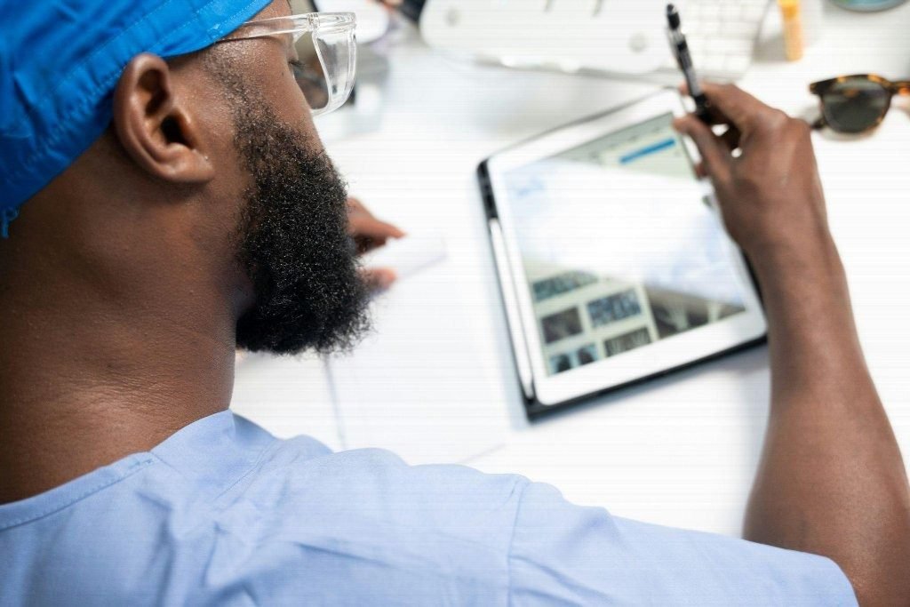 Best 5 Healthcare App Builders for Developing HIPAA-Compliant Health Apps