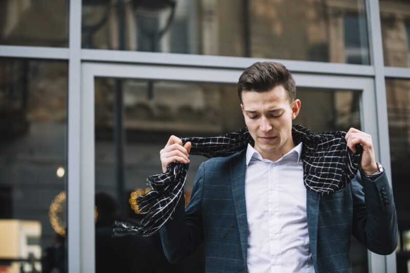 How to Dress Stylishly Without Overdoing It