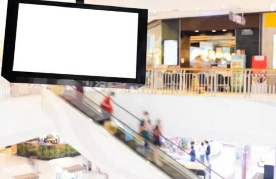 Benefits of LCD Displays in Busy Retail Spaces